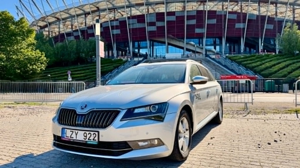 Škoda Superb car rental